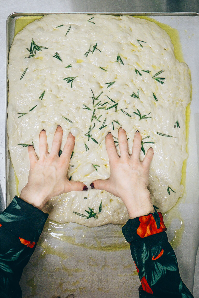 focaciao-pate-main-bulles-preparation